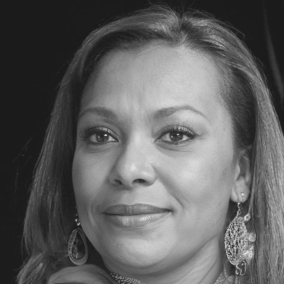 Retrato profesional de Esperanza Vidal